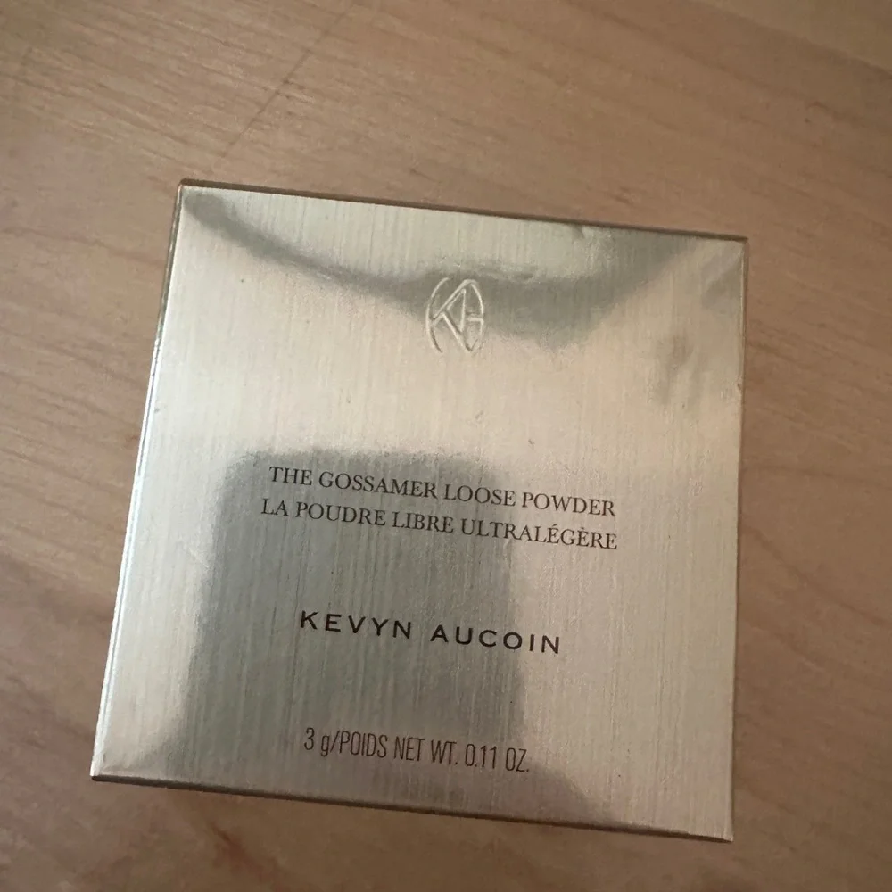 Kevyn Aucoin Setting Powder - The Gossamer Setting Powder. New in box.